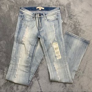 NWT Forever 21 Size 27 Acid Wash Distressed Jeans